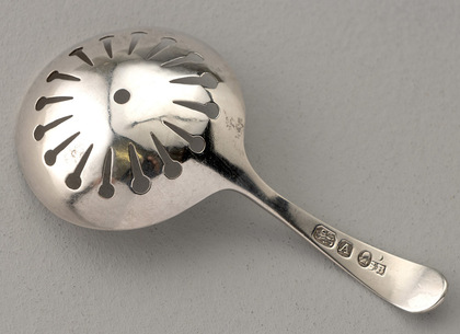 Georgian Silver Caddy Spoon With Pierced Bowl - George Burrows